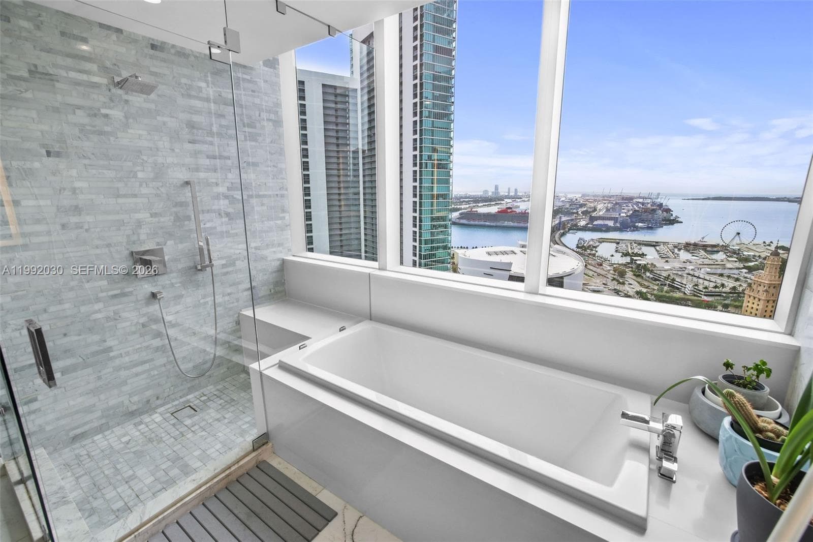 851 NE 1st Ave # 3211, Miami FL 33132 — 35