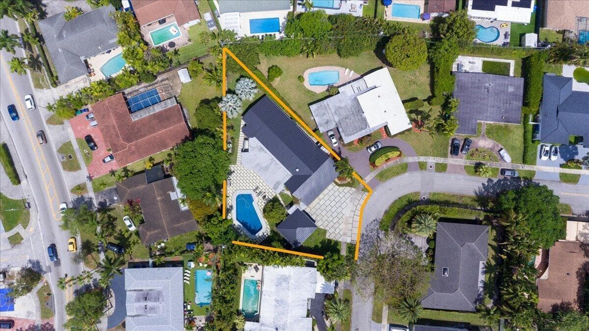 20100 NE 20th Court # 0, Miami FL 33179 — 4