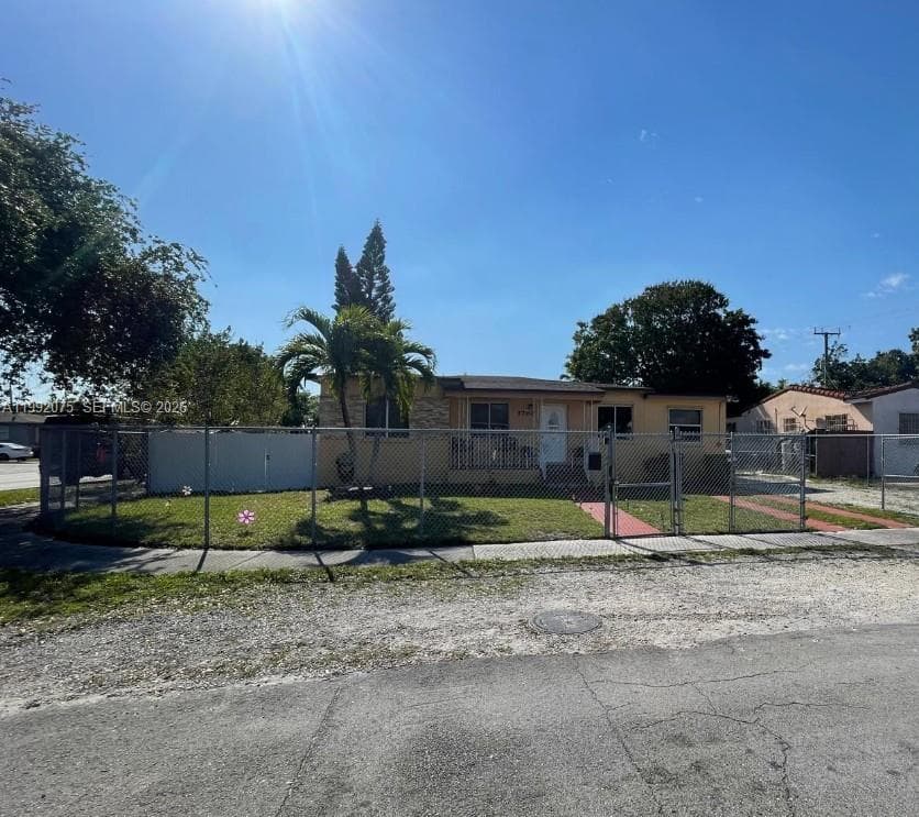 3700 W 6th Ln, Hialeah FL 33012 — 1