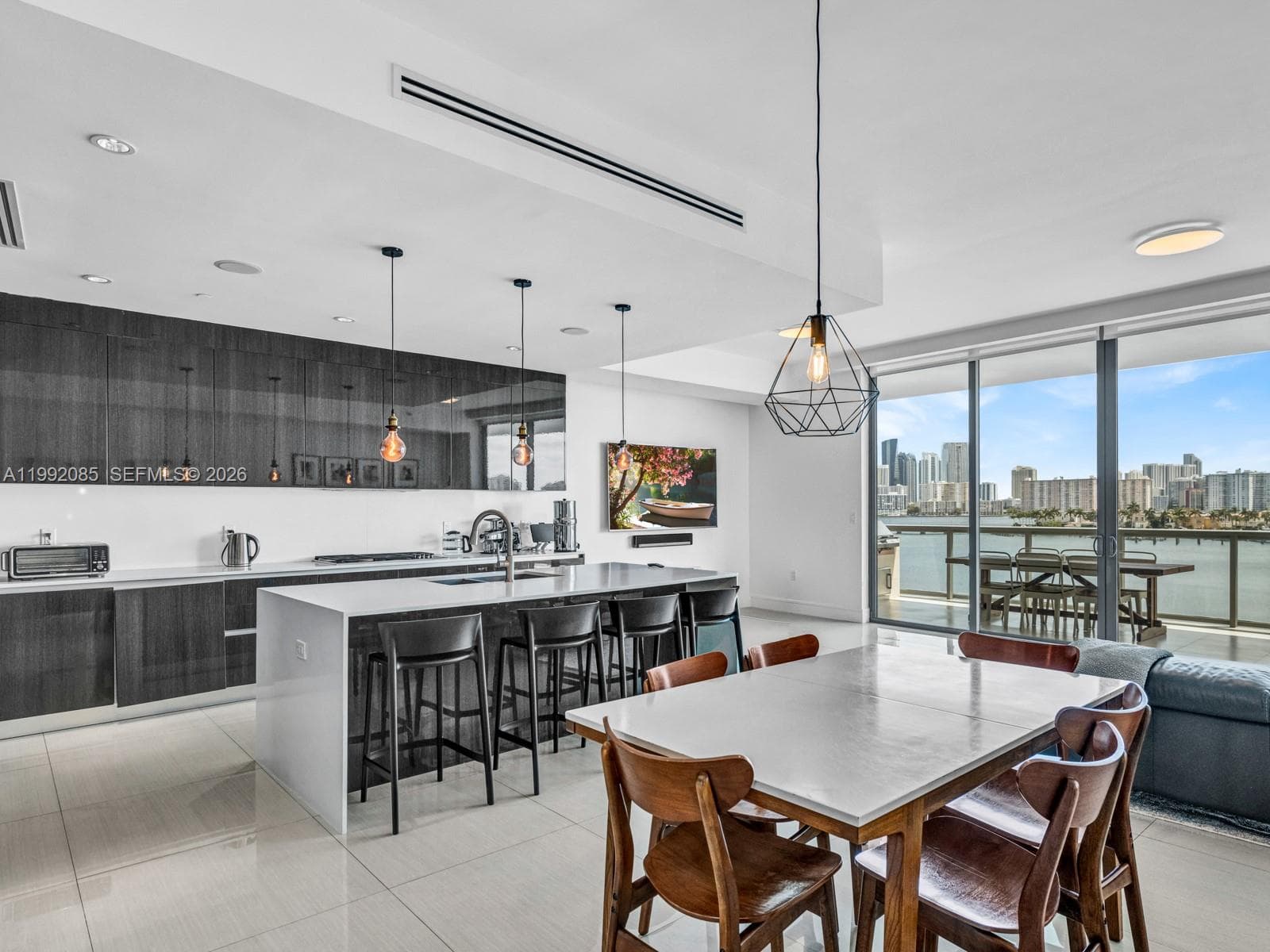 3300 NE 188th St # 511, Aventura FL 33180 — 3
