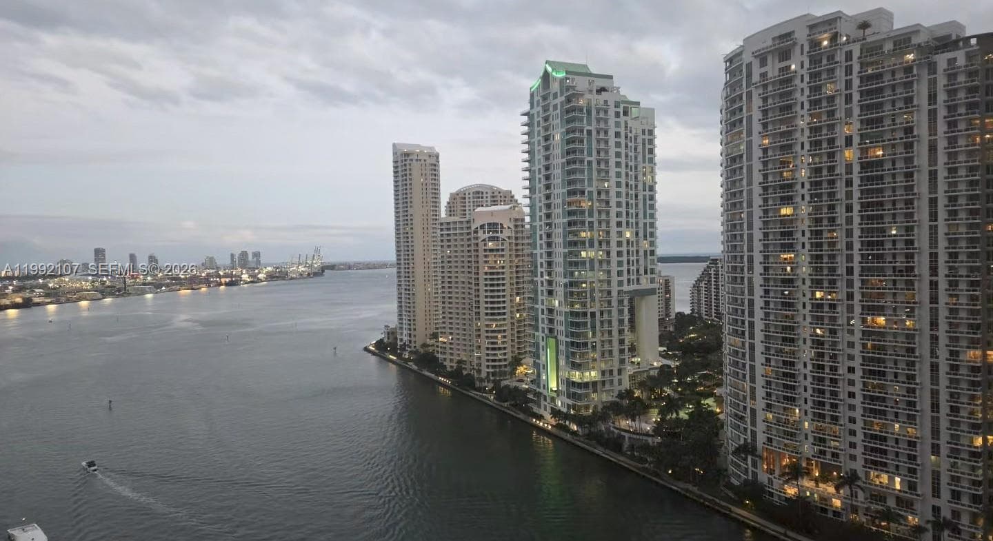 300 Biscayne Boulevard Way # 2103C, Miami FL 33131 — 41