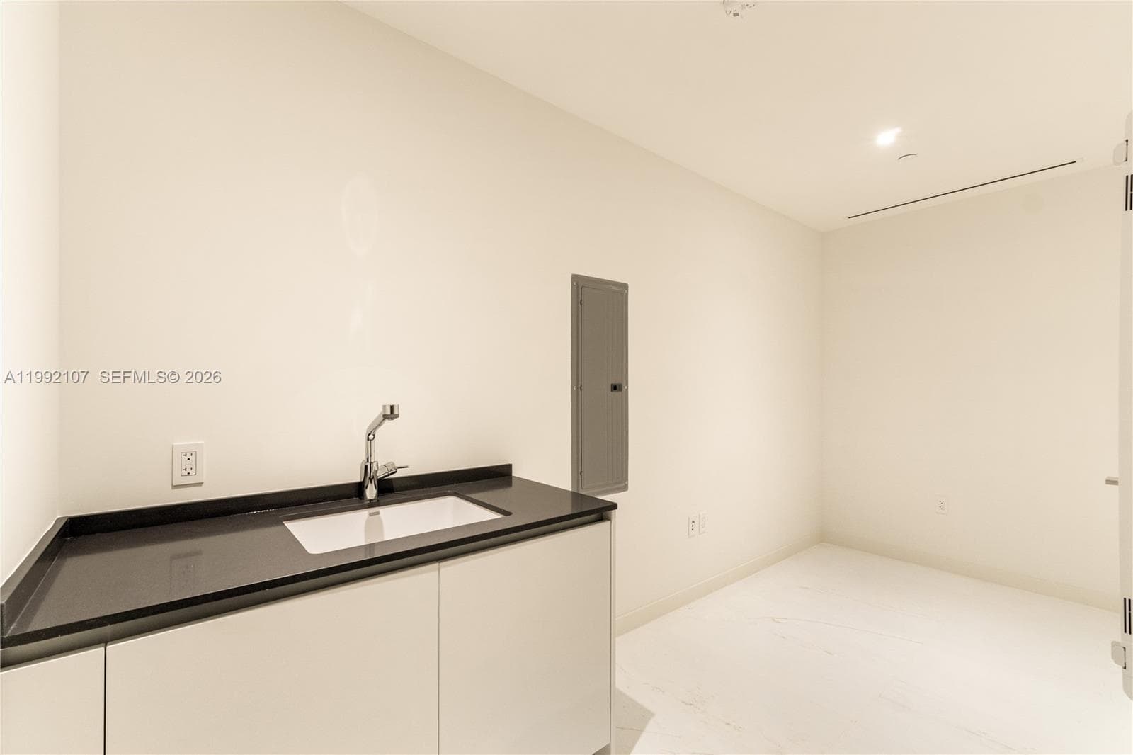 300 Biscayne Boulevard Way # 2103C, Miami FL 33131 — 35