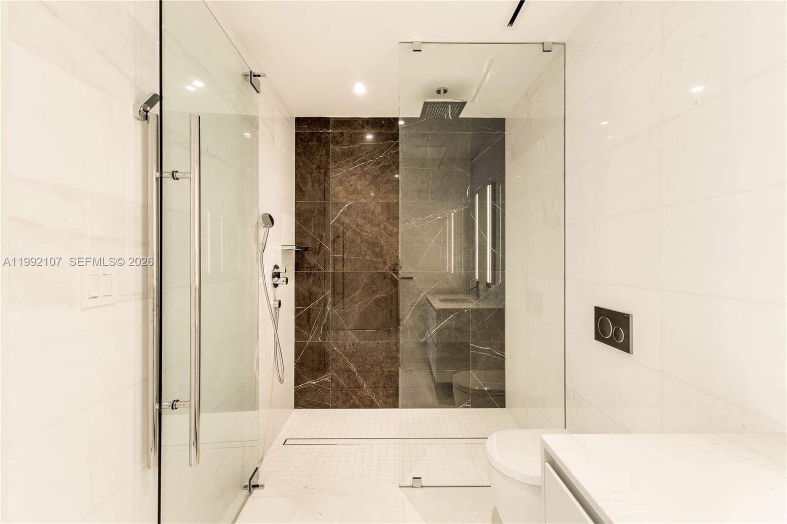 300 Biscayne Boulevard Way # 2103C, Miami FL 33131 — 31