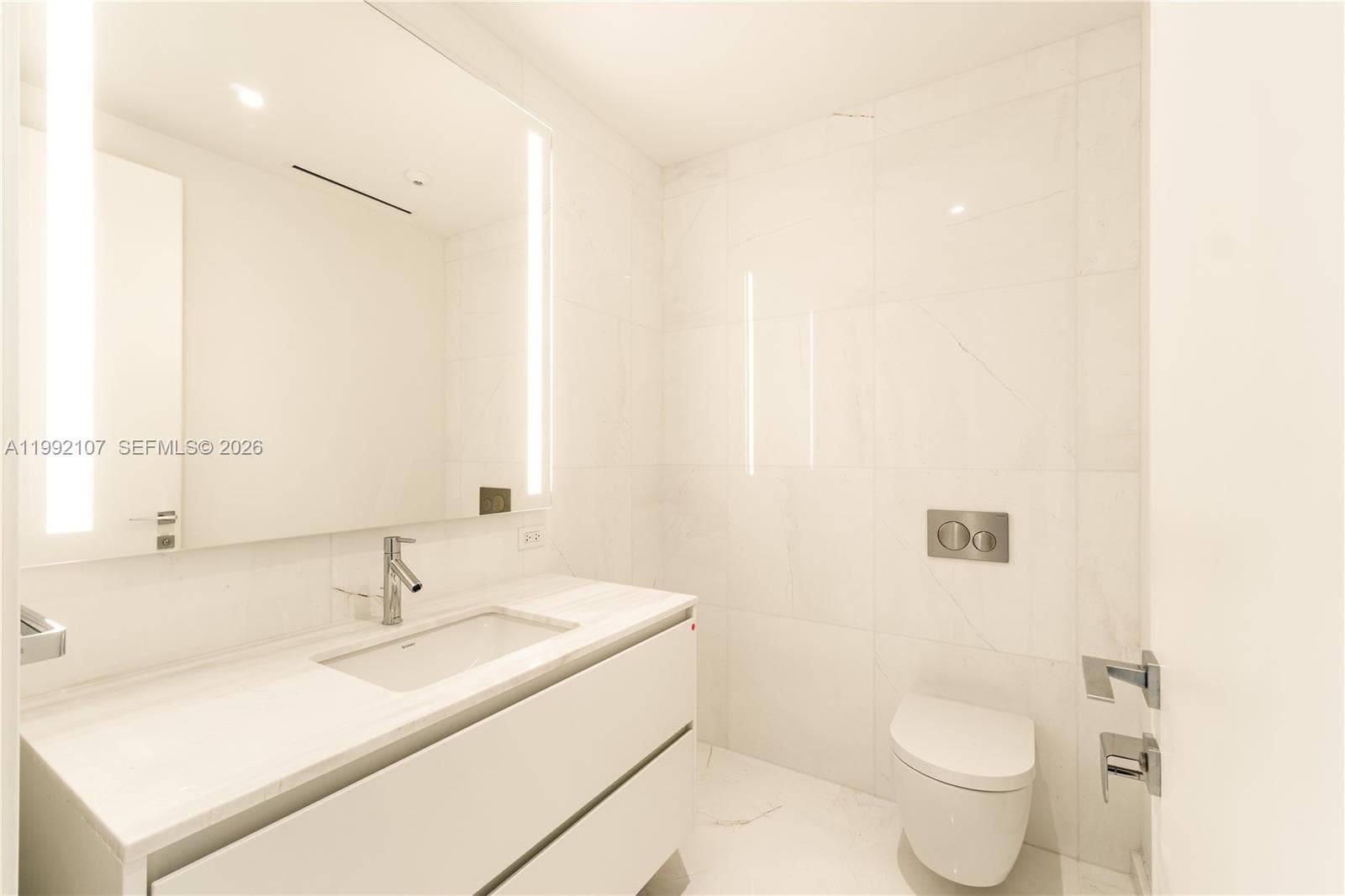 300 Biscayne Boulevard Way # 2103C, Miami FL 33131 — 29