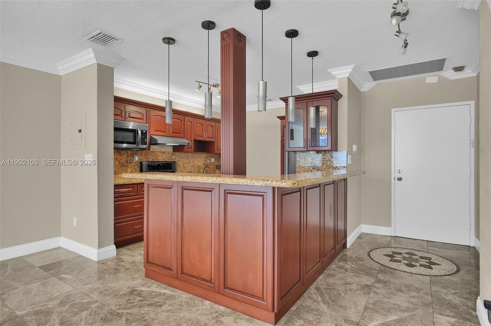 5401 Collins Ave # 1514, Miami Beach FL 33140 — 23