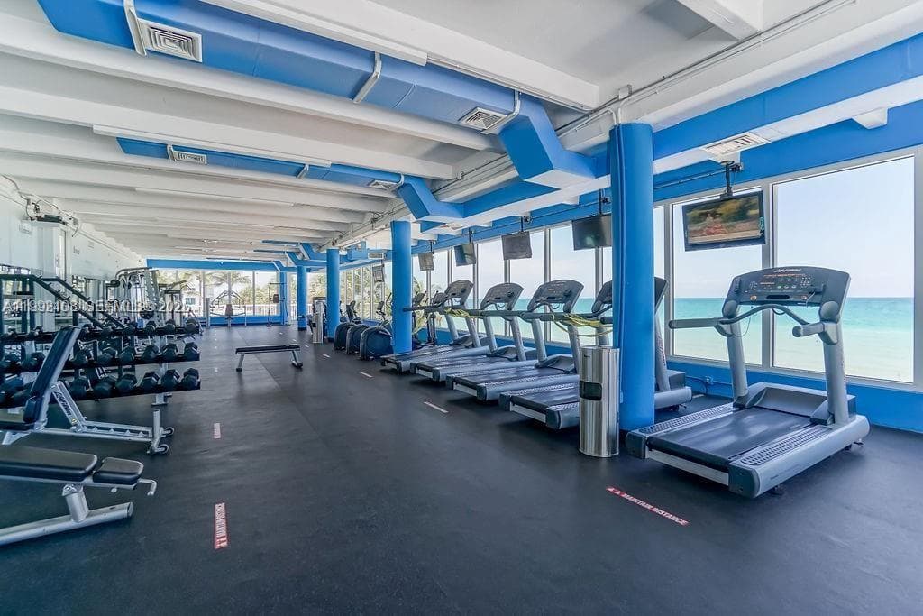 5401 Collins Ave # 1514, Miami Beach FL 33140 — 42