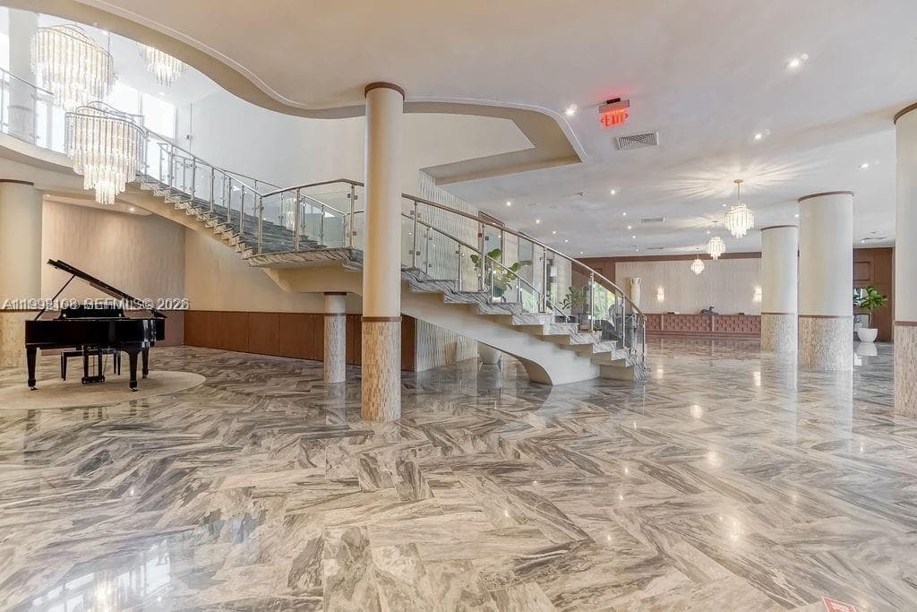5401 Collins Ave # 1514, Miami Beach FL 33140 — 16