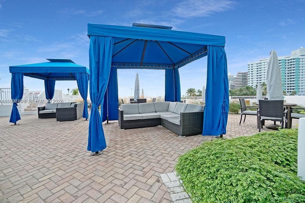 5401 Collins Ave # 1514, Miami Beach FL 33140 — 12