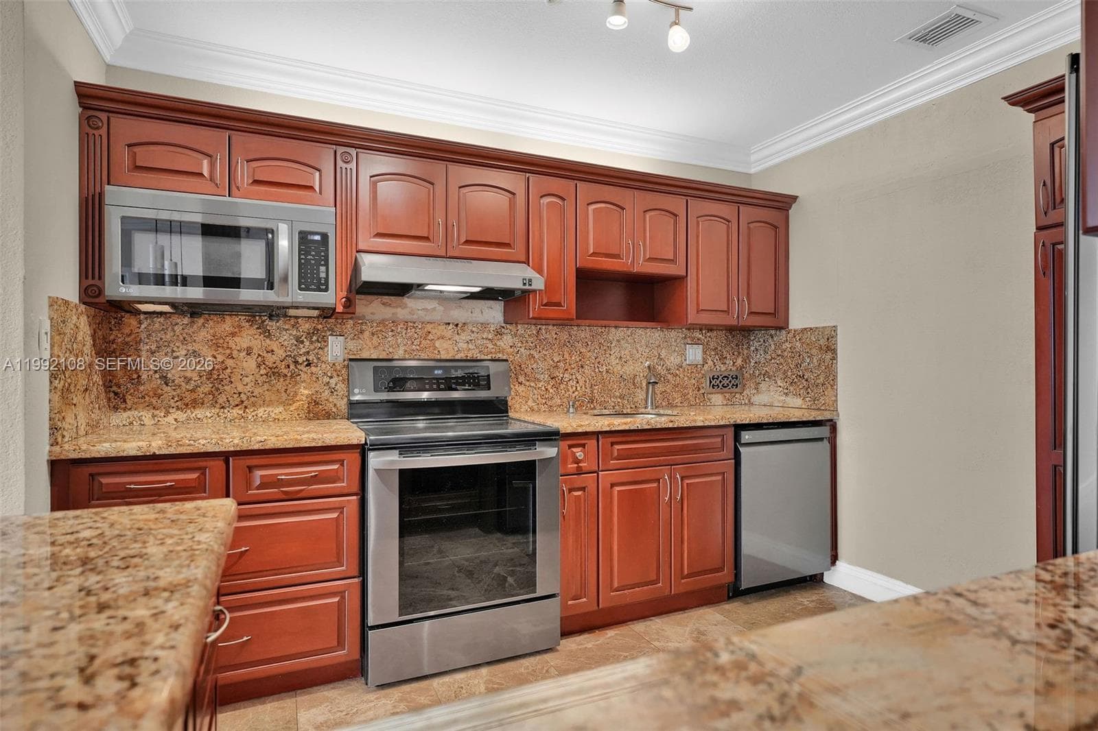 5401 Collins Ave # 1514, Miami Beach FL 33140 — 22