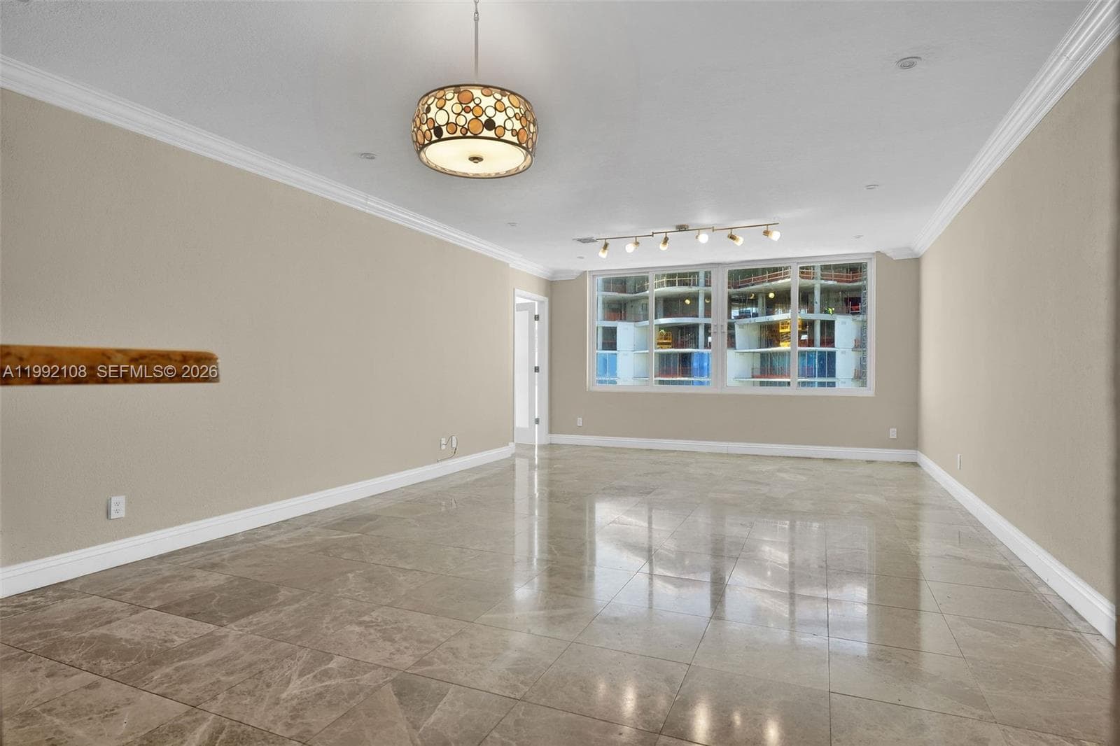 5401 Collins Ave # 1514, Miami Beach FL 33140 — 30
