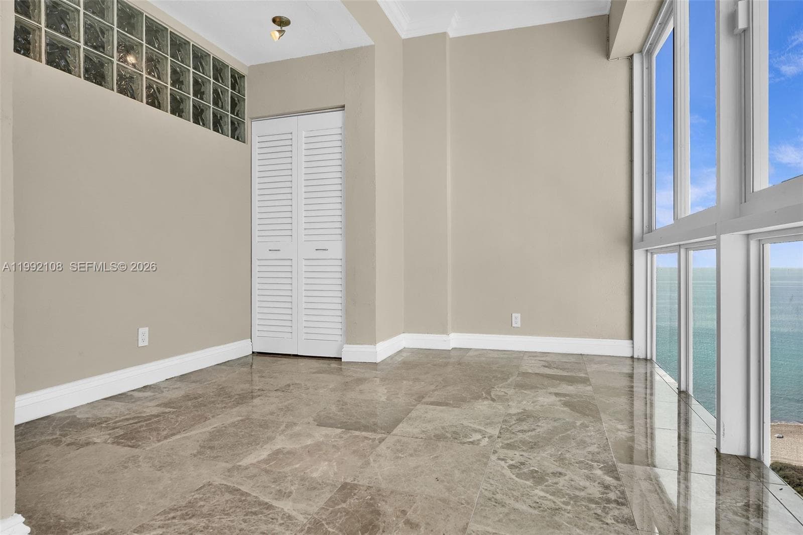 5401 Collins Ave # 1514, Miami Beach FL 33140 — 38