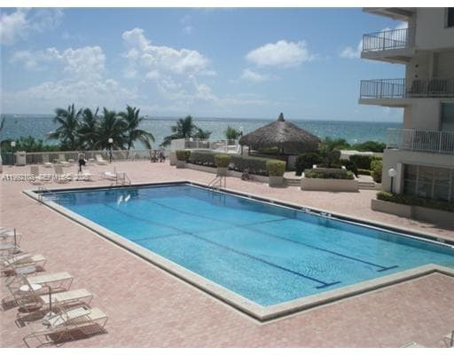 5401 Collins Ave # 1514, Miami Beach FL 33140 — 8