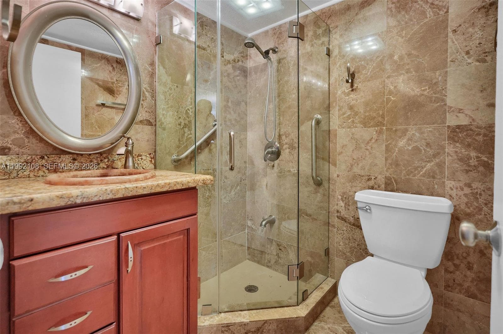 5401 Collins Ave # 1514, Miami Beach FL 33140 — 25