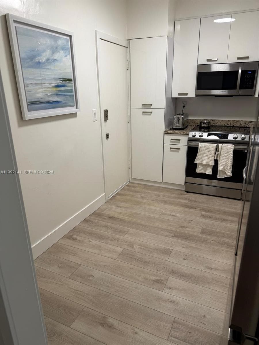 5005 Collins Ave # 1525, Miami Beach FL 33140 — 17
