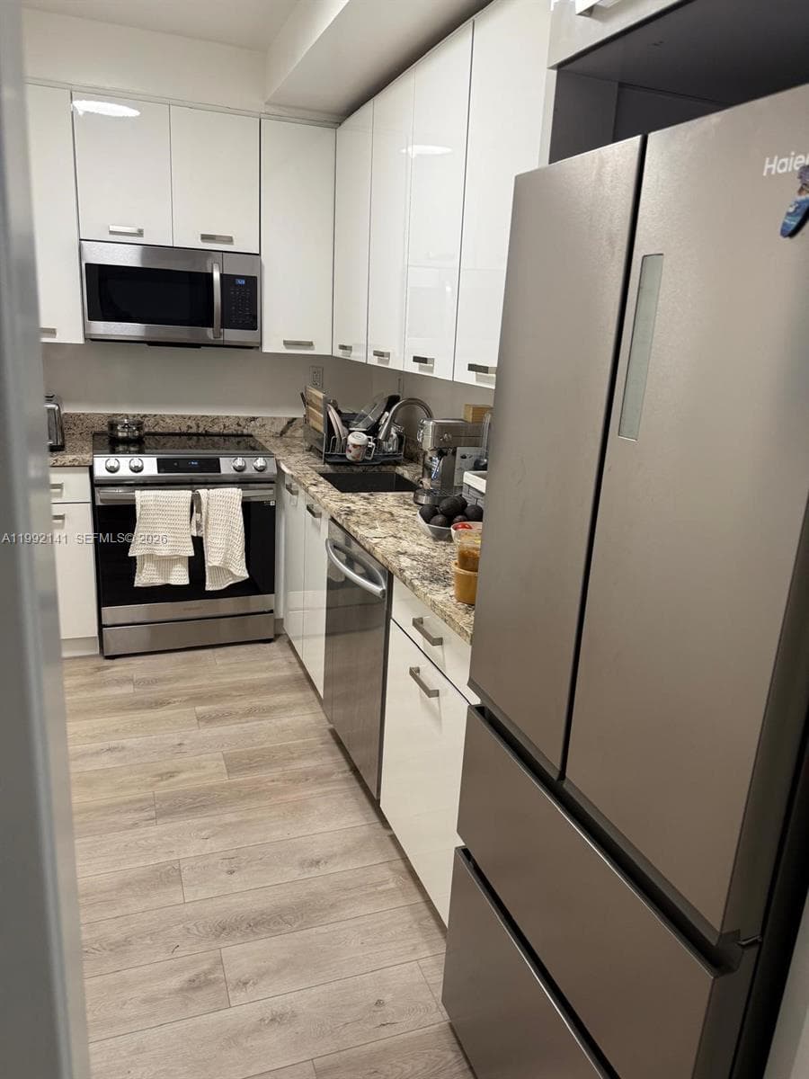 5005 Collins Ave # 1525, Miami Beach FL 33140 — 16