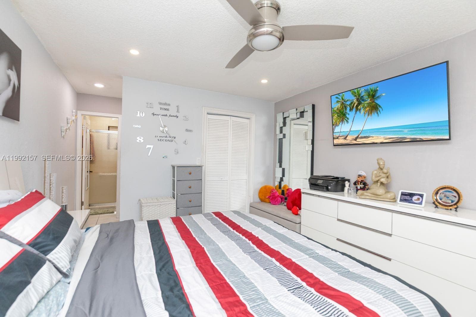 1261 W 43rd Pl, Hialeah FL 33012 — 33