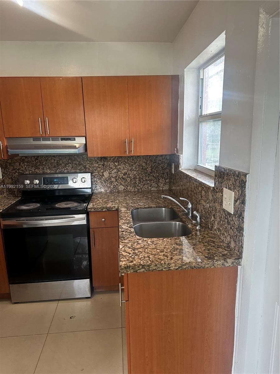 16800 NE 4th Ct # 0, North Miami Beach FL 33162 — 3