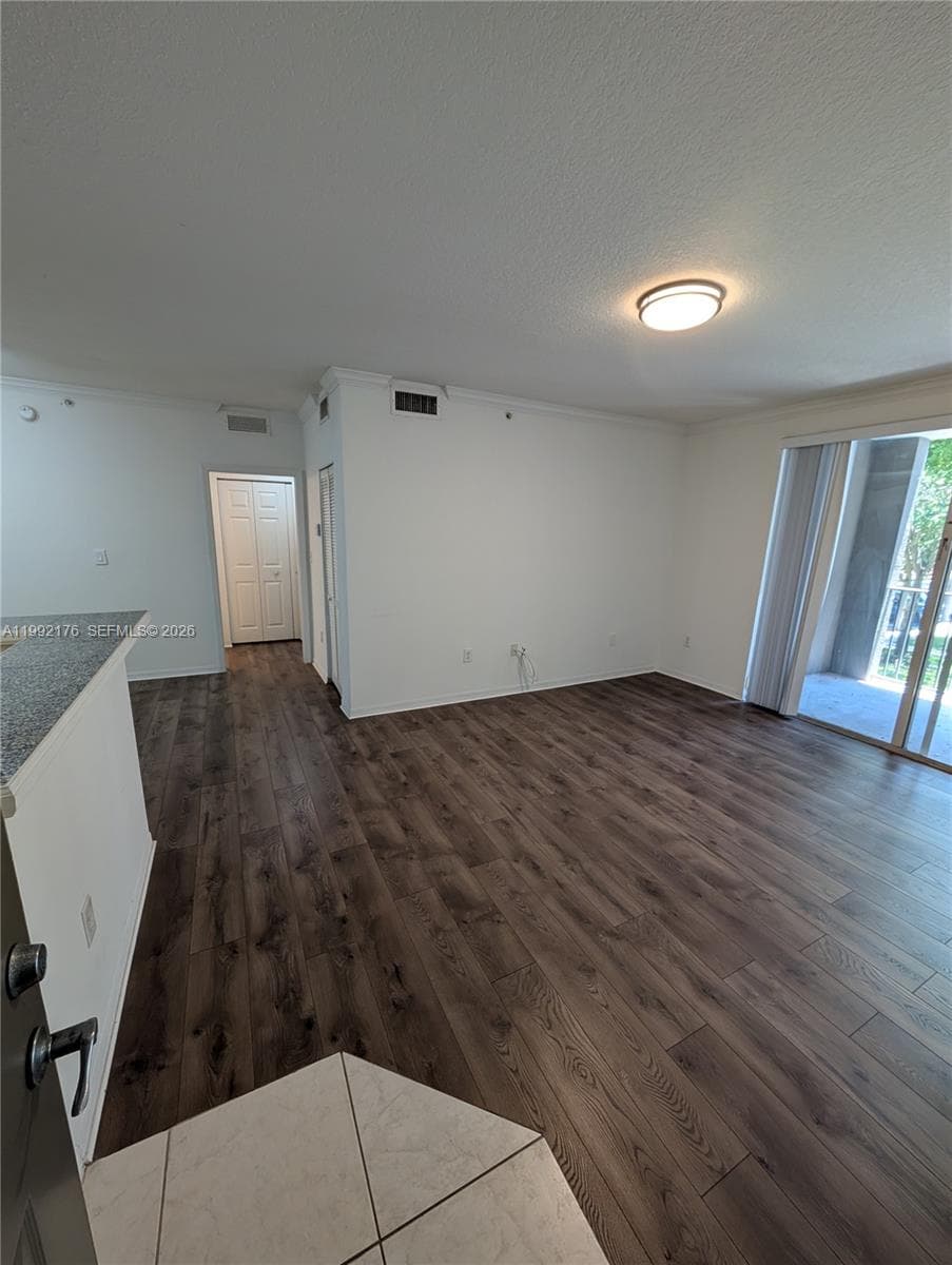 6831 SW 44th St # 203, Miami FL 33155 — 3