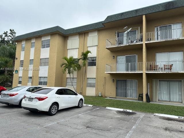 5400 SW 77 Court # 2R, Miami FL 33155 — 1