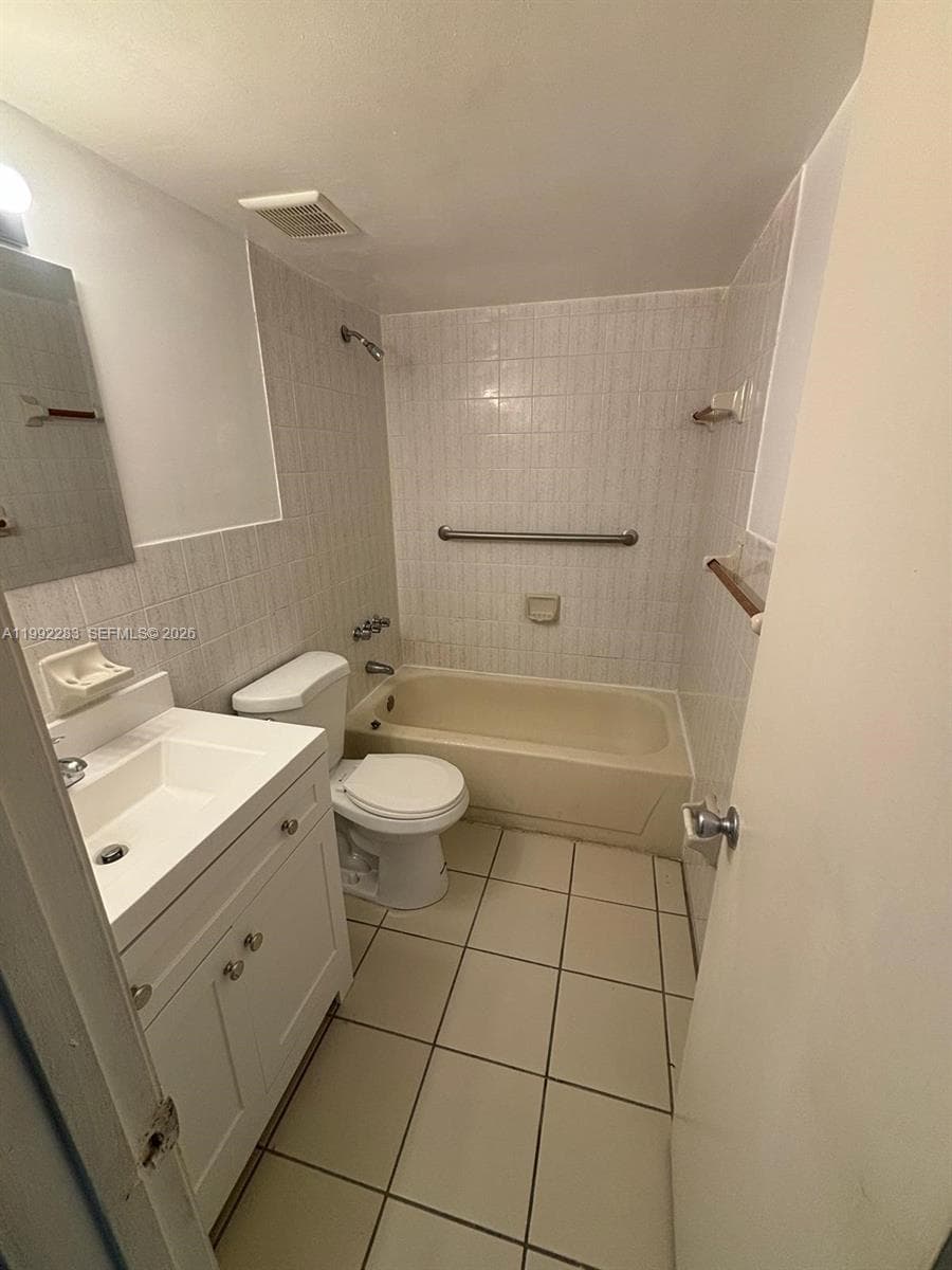 2046 W Flagler St # 205, Miami FL 33135 — 7
