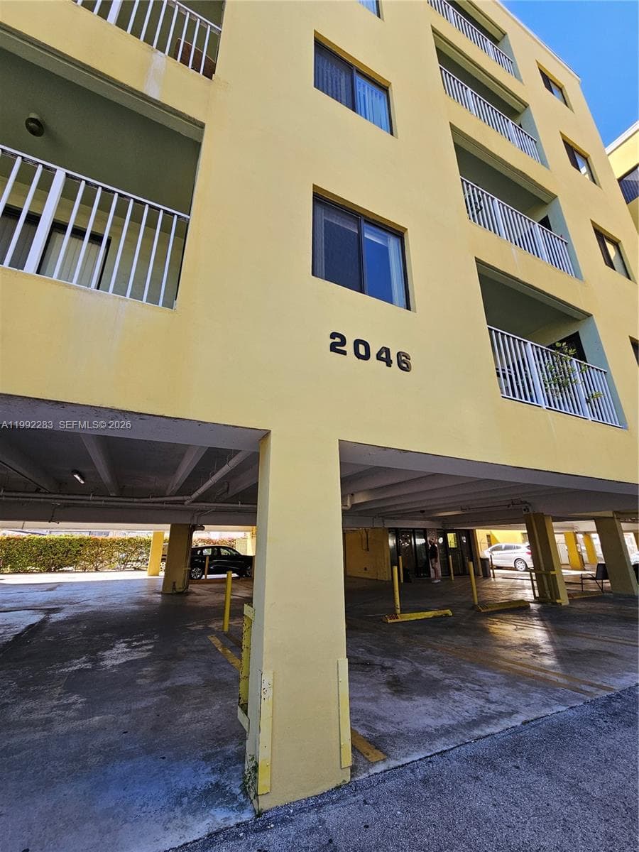 2046 W Flagler St # 205, Miami FL 33135 — 1