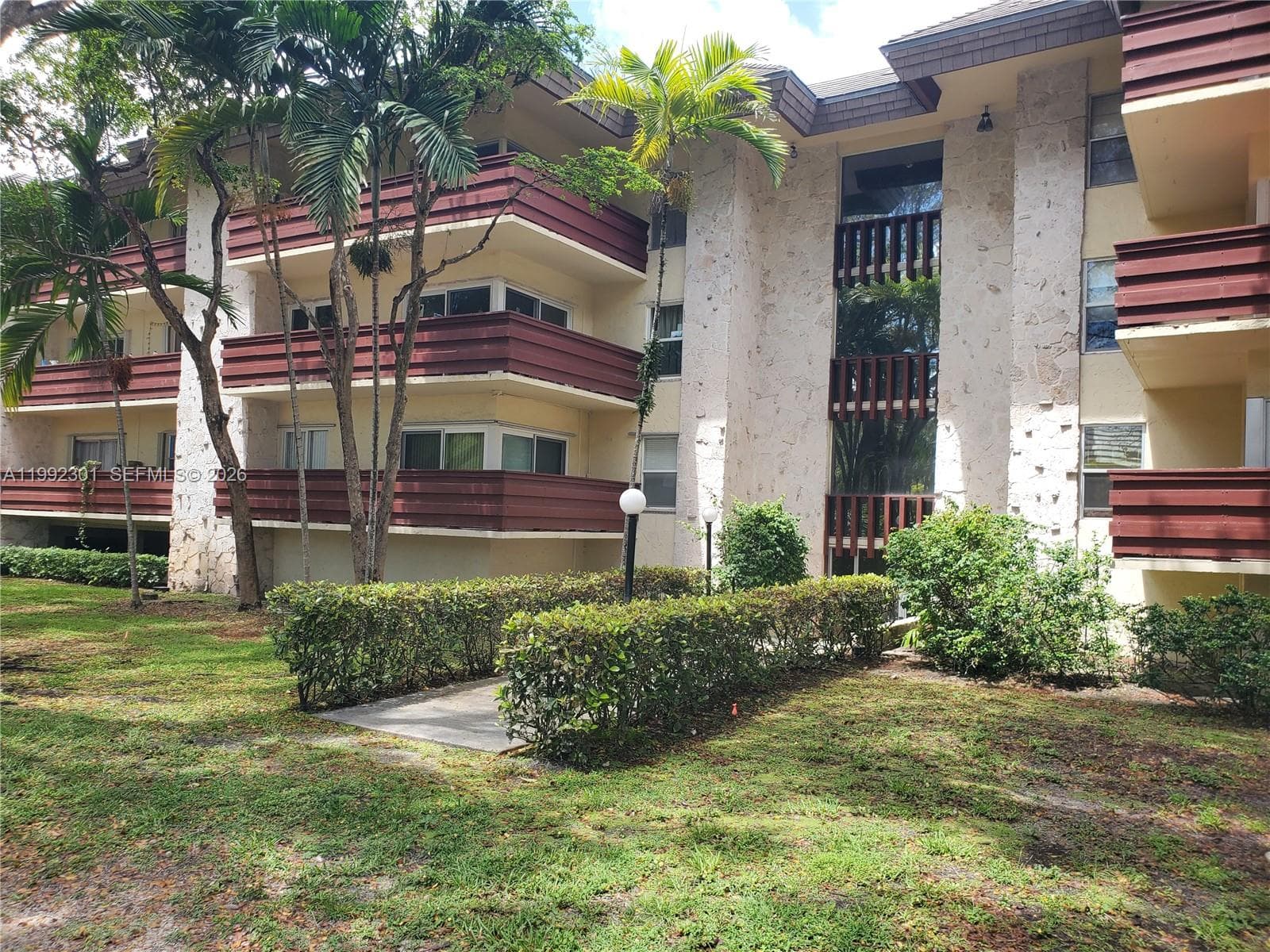 1205 Mariposa Ave # 206, Coral Gables FL 33146 — 1