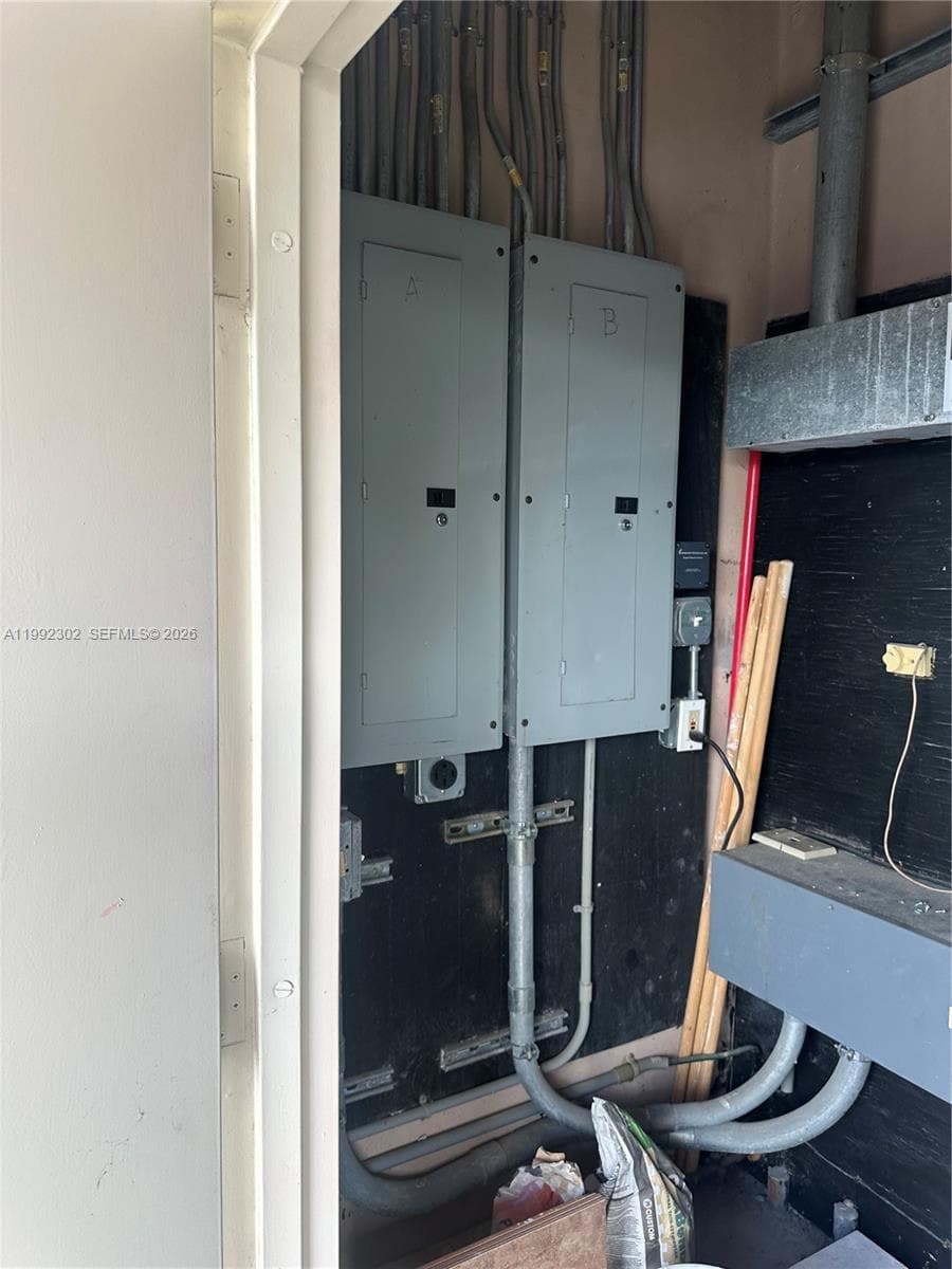 257 N Krome Ave, Homestead FL 33030 — 36
