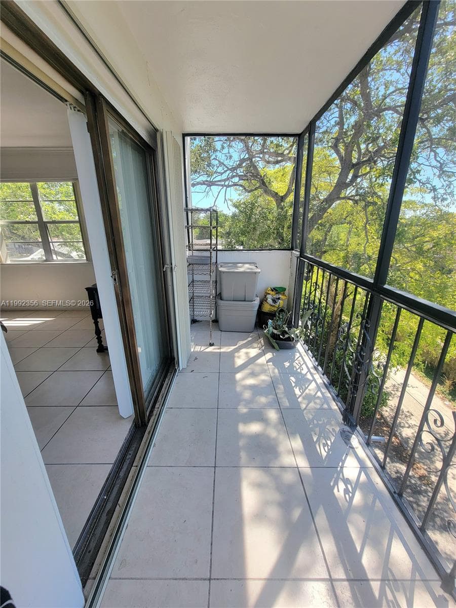 1230 NE 139th St # 304, North Miami FL 33161 — 17