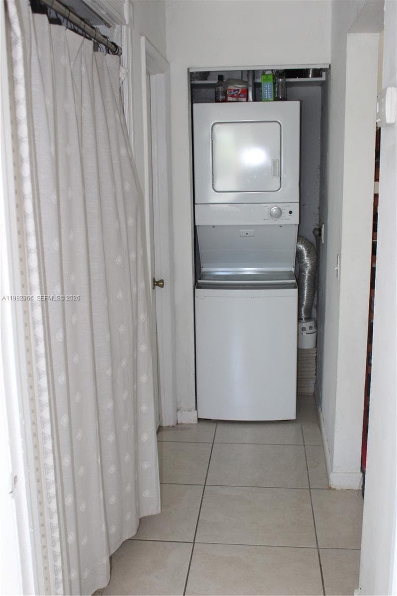 1230 NE 139th St # 304, North Miami FL 33161 — 12