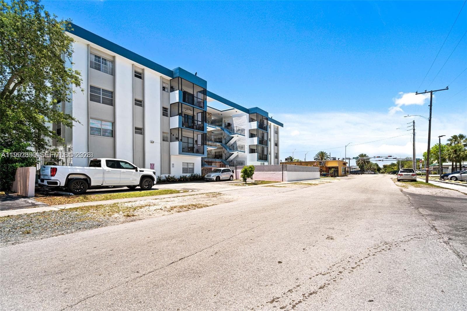 1230 NE 139th St # 304, North Miami FL 33161 — 3