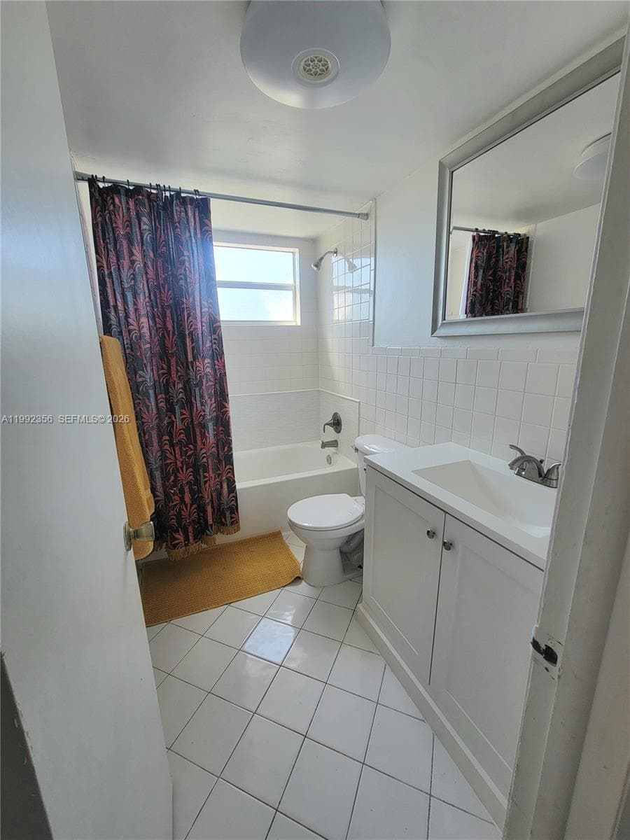 1230 NE 139th St # 304, North Miami FL 33161 — 14