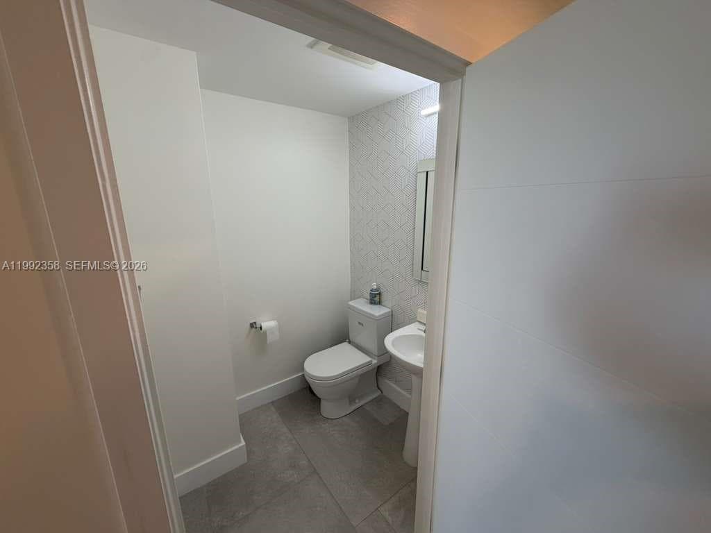 3330 NE 190th St # 710, Aventura FL 33180 — 16