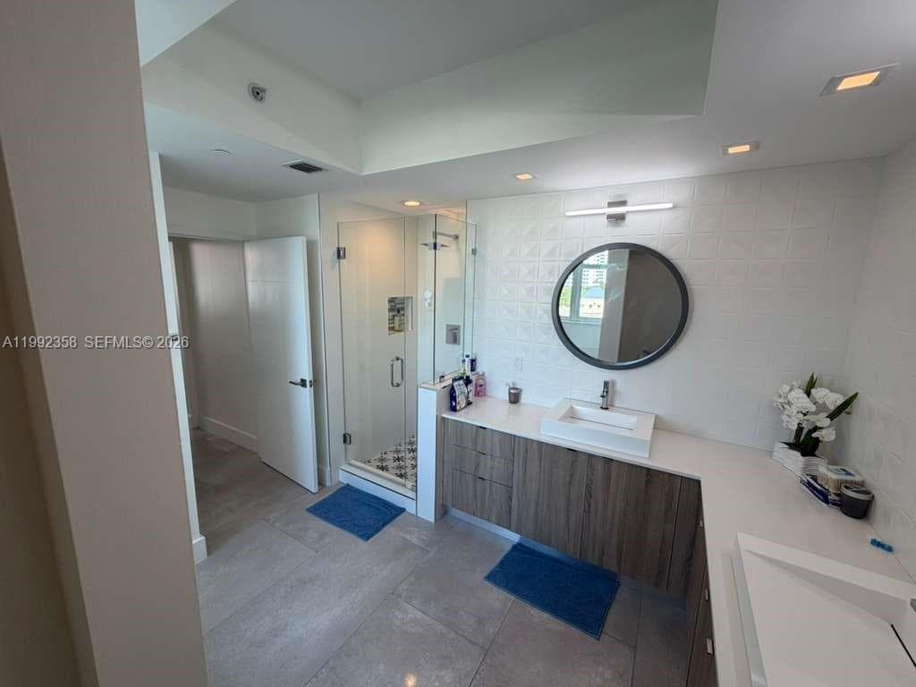 3330 NE 190th St # 710, Aventura FL 33180 — 12