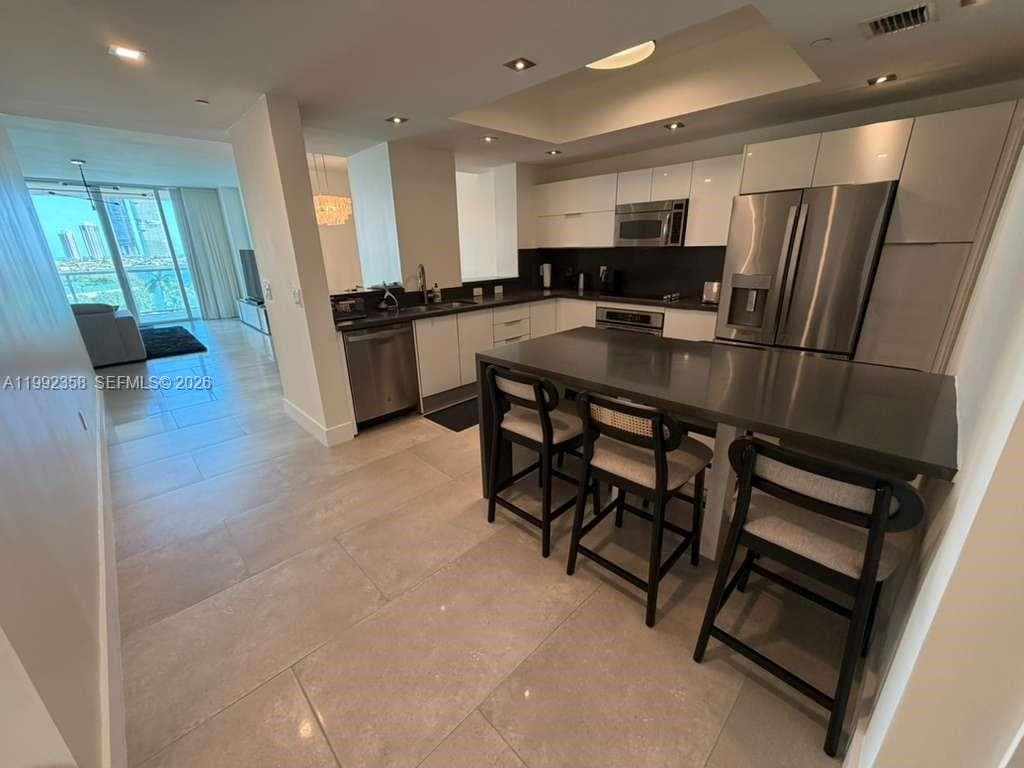 3330 NE 190th St # 710, Aventura FL 33180 — 3
