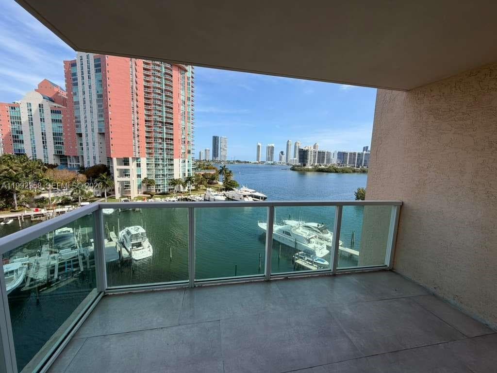 3330 NE 190th St # 710, Aventura FL 33180 — 1