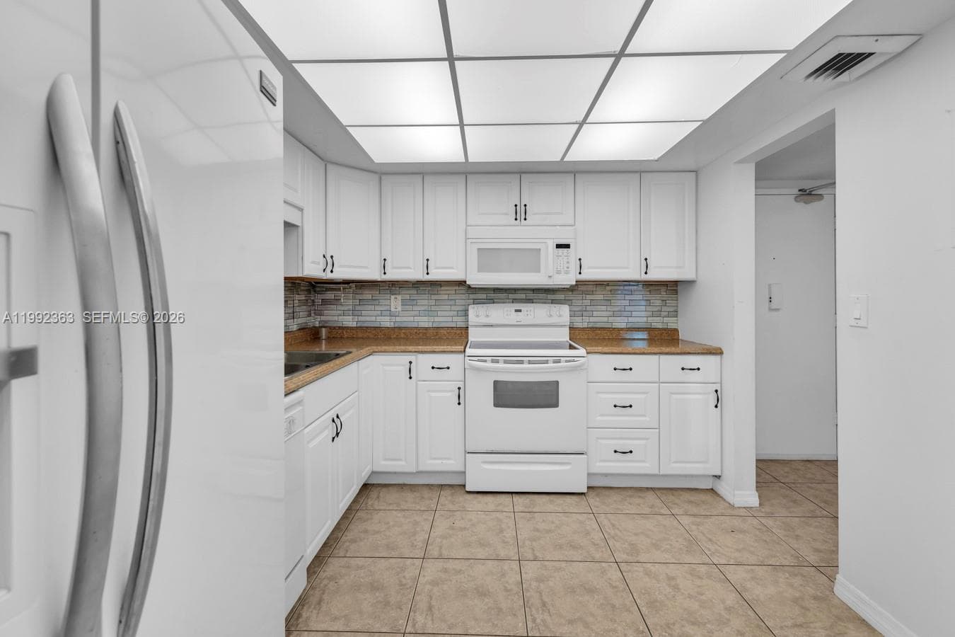 18011 Biscayne Blvd # 903, Aventura FL 33160 — 2