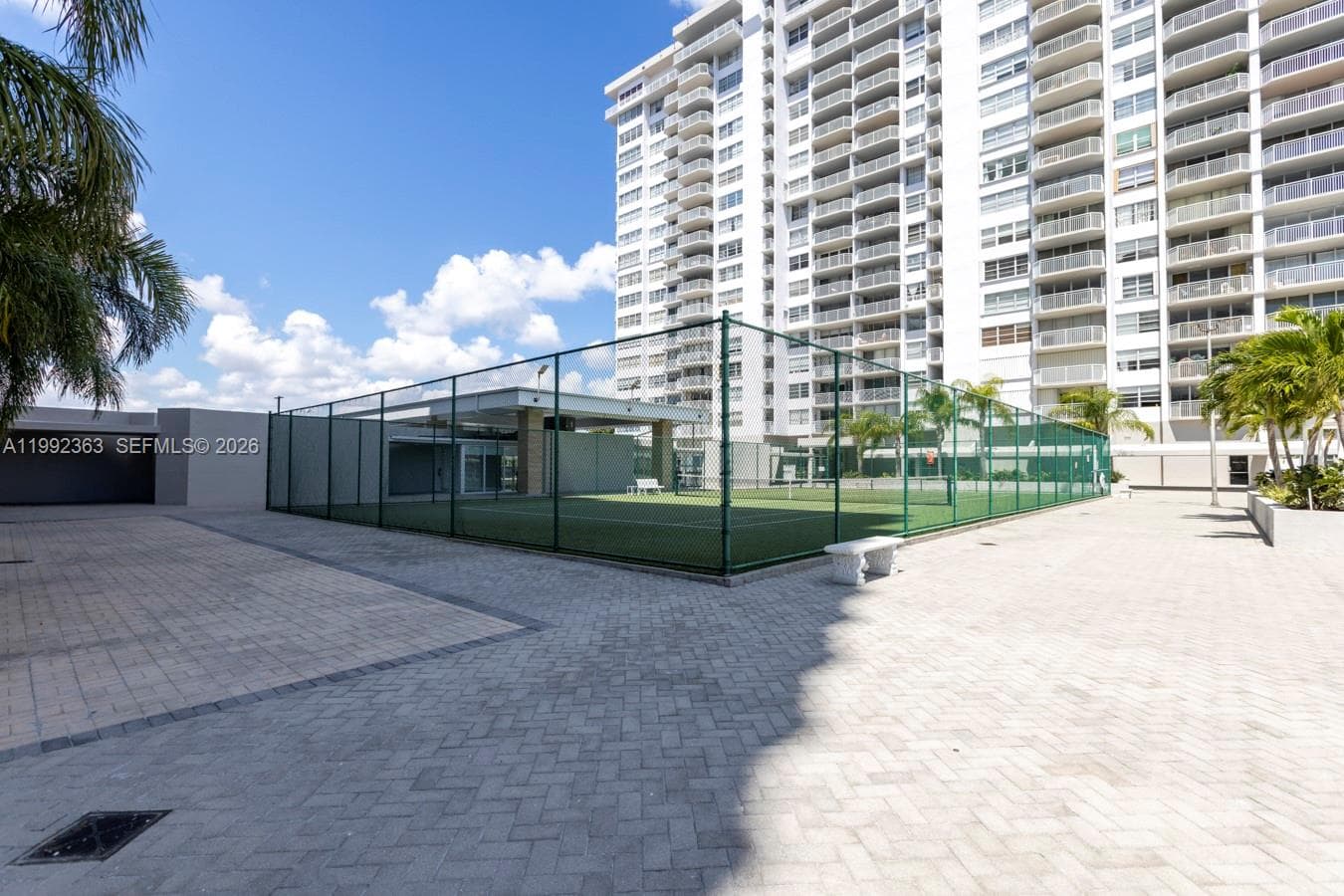 18011 Biscayne Blvd # 903, Aventura FL 33160 — 17
