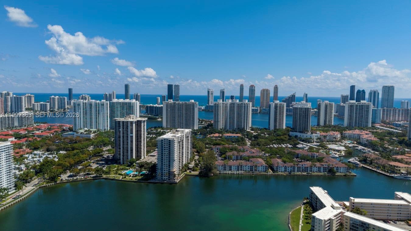 18011 Biscayne Blvd # 903, Aventura FL 33160 — 24