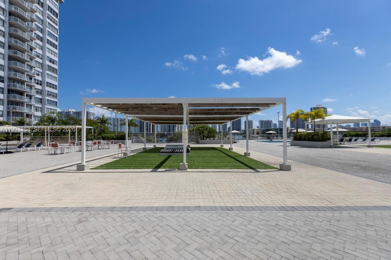 18011 Biscayne Blvd # 903, Aventura FL 33160 — 18