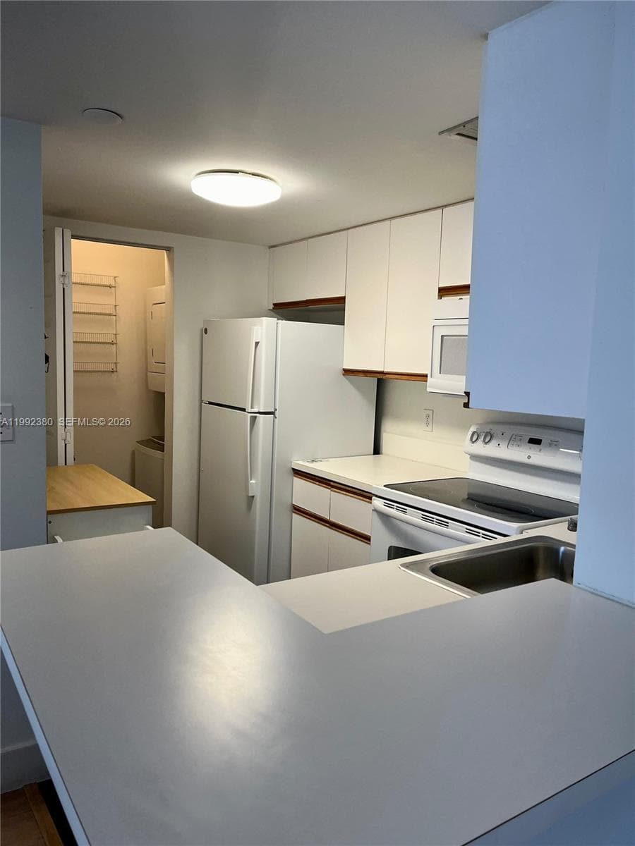770 Claughton Island Dr # 2009, Miami FL 33131 — 8