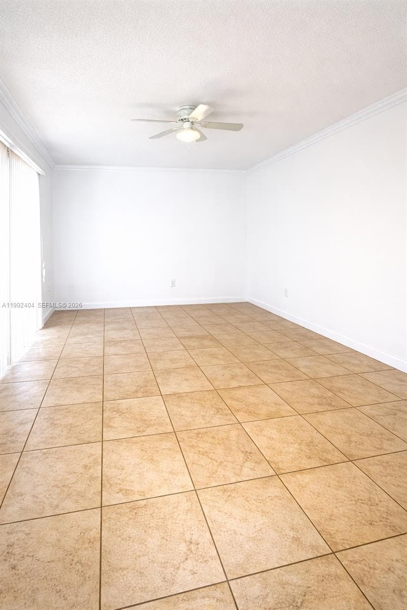 6713 SW 112th Ct, Miami FL 33173 — 11