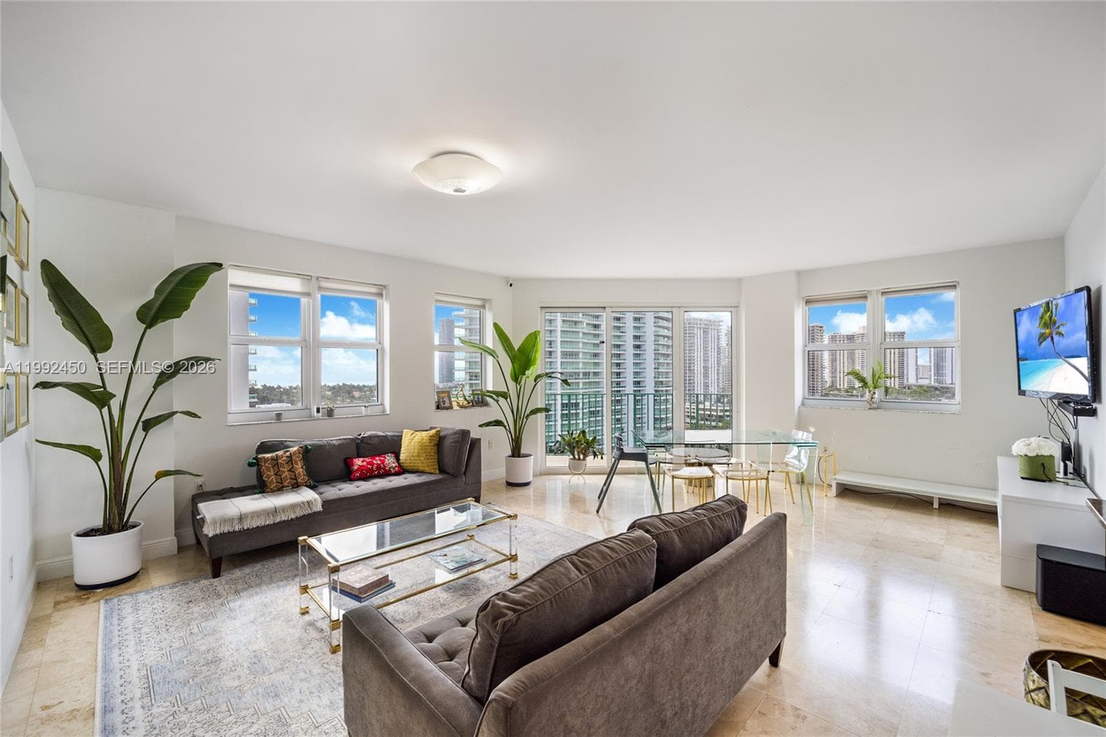 20000 E Country Club Dr # 1211, Aventura FL 33180 — 1