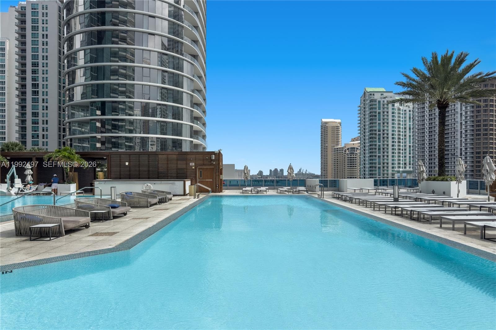 200 Biscayne Boulevard Way # 5009, Miami FL 33131 — 44