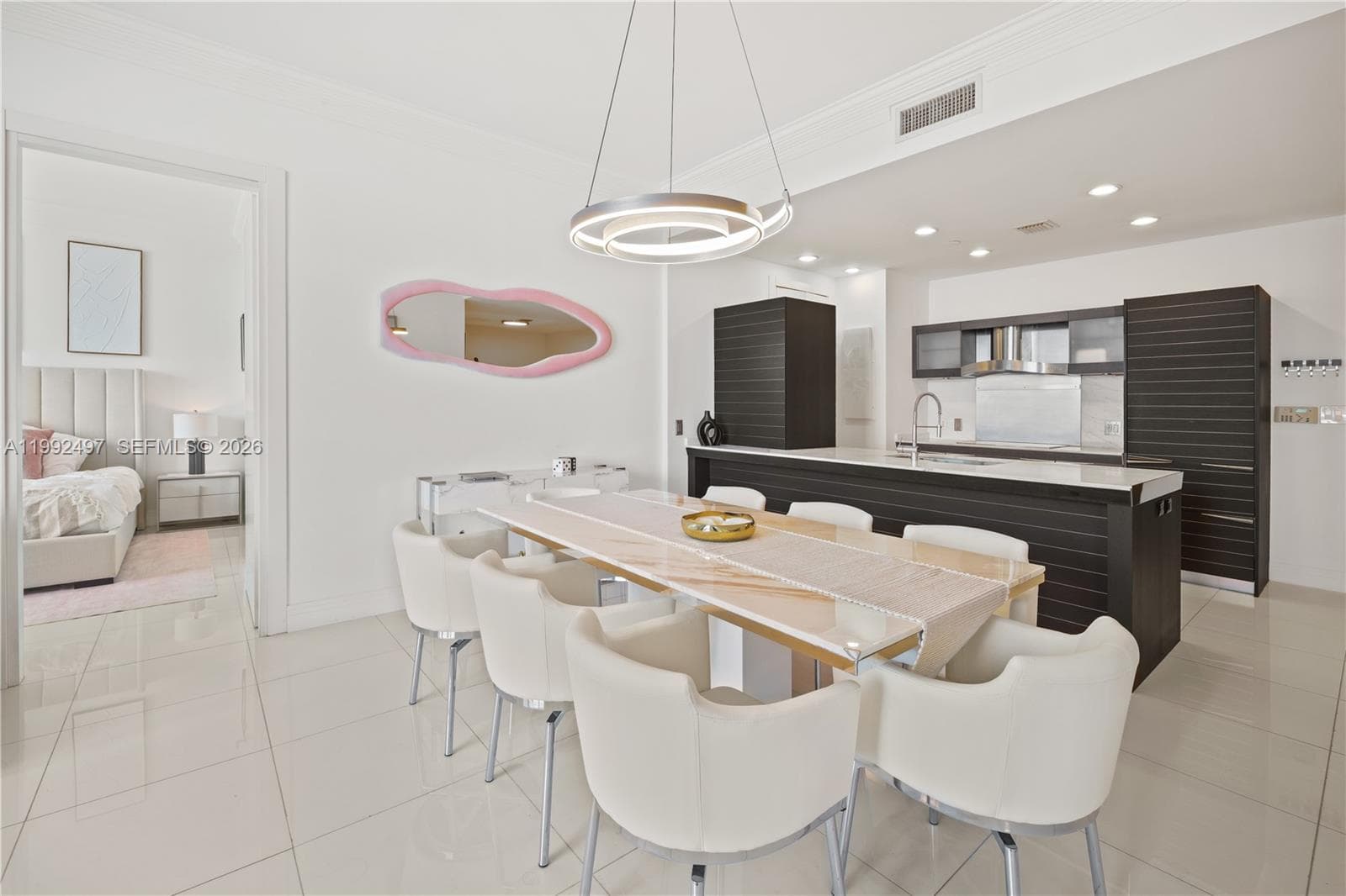 200 Biscayne Boulevard Way # 5009, Miami FL 33131 — 25
