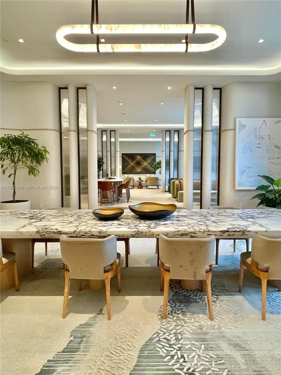 77 SE 5th St # 2204, Miami FL 33131 — 7