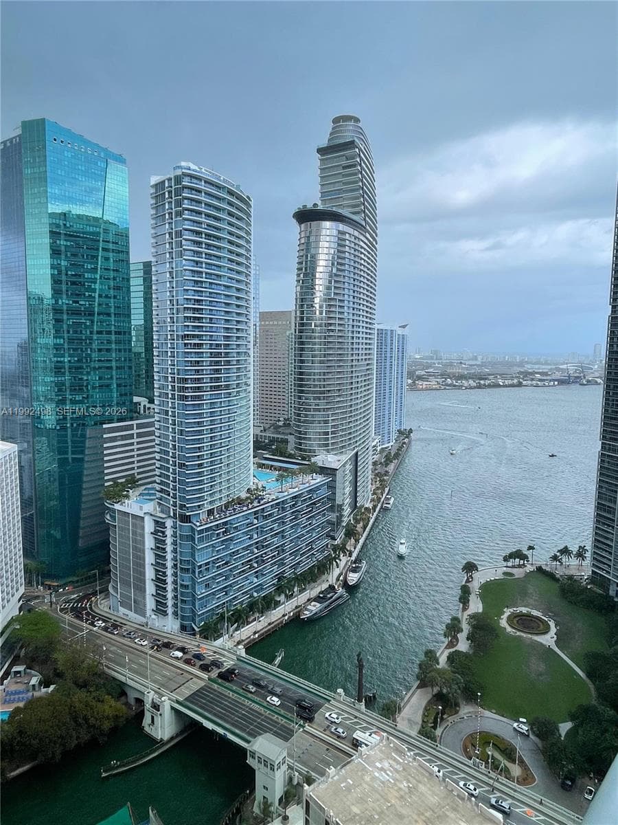 77 SE 5th St # 2204, Miami FL 33131 — 4