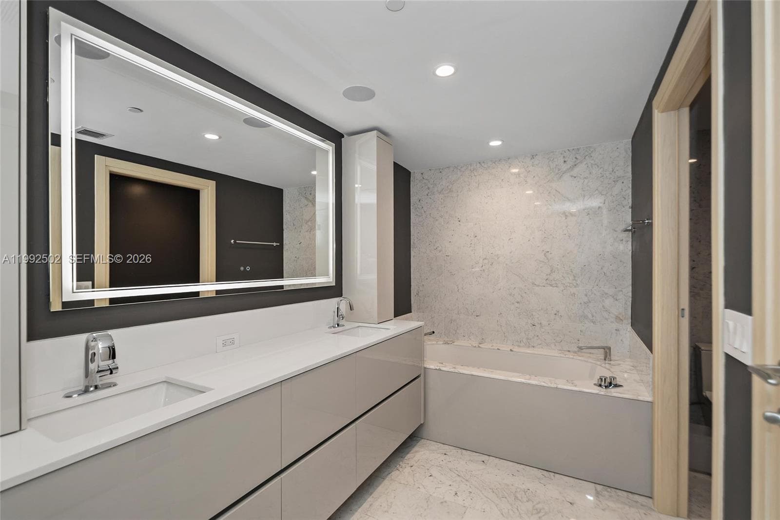 1000 Brickell Plz # 3702, Miami FL 33131 — 42