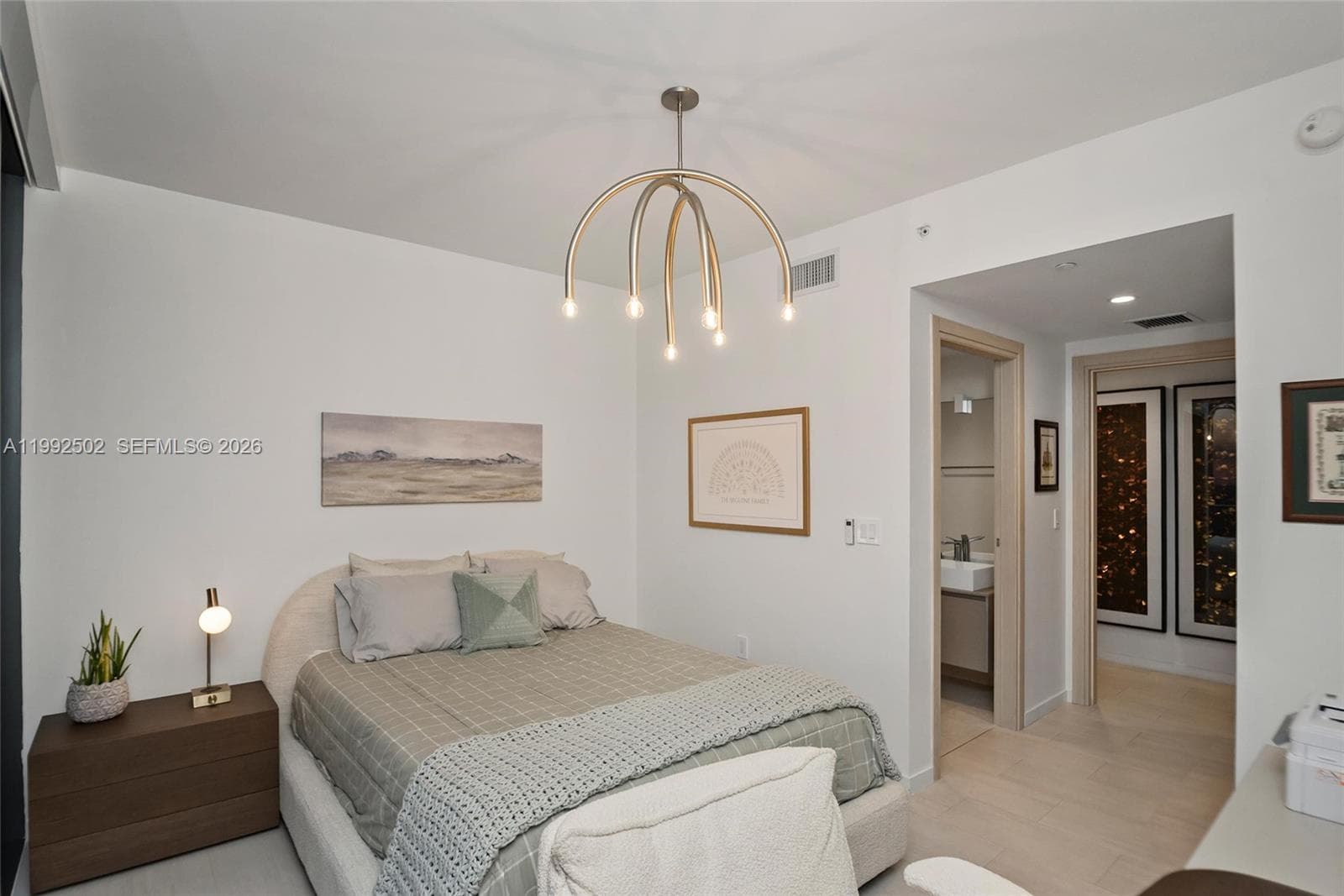 1000 Brickell Plz # 3702, Miami FL 33131 — 17