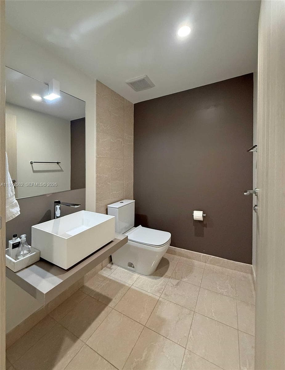 1000 Brickell Plz # 3702, Miami FL 33131 — 12