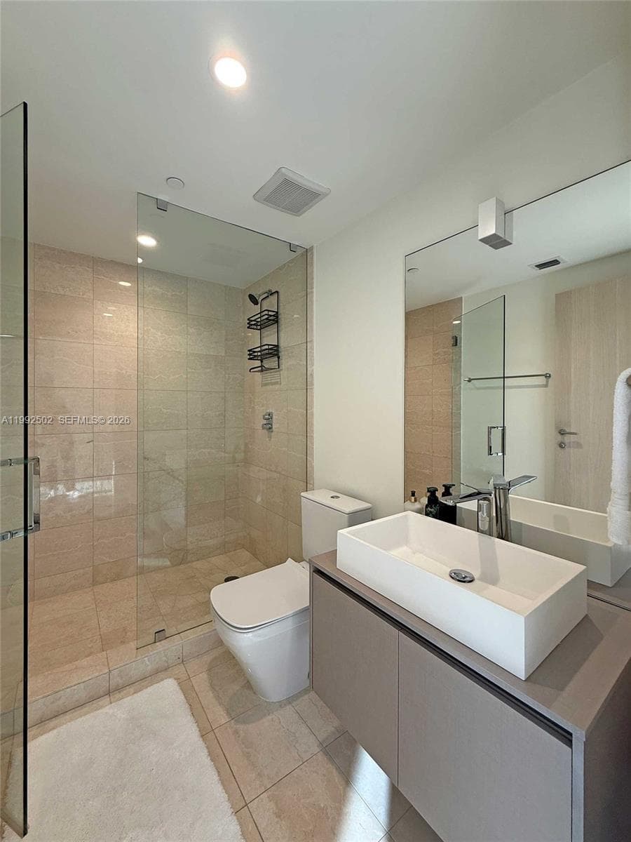 1000 Brickell Plz # 3702, Miami FL 33131 — 22